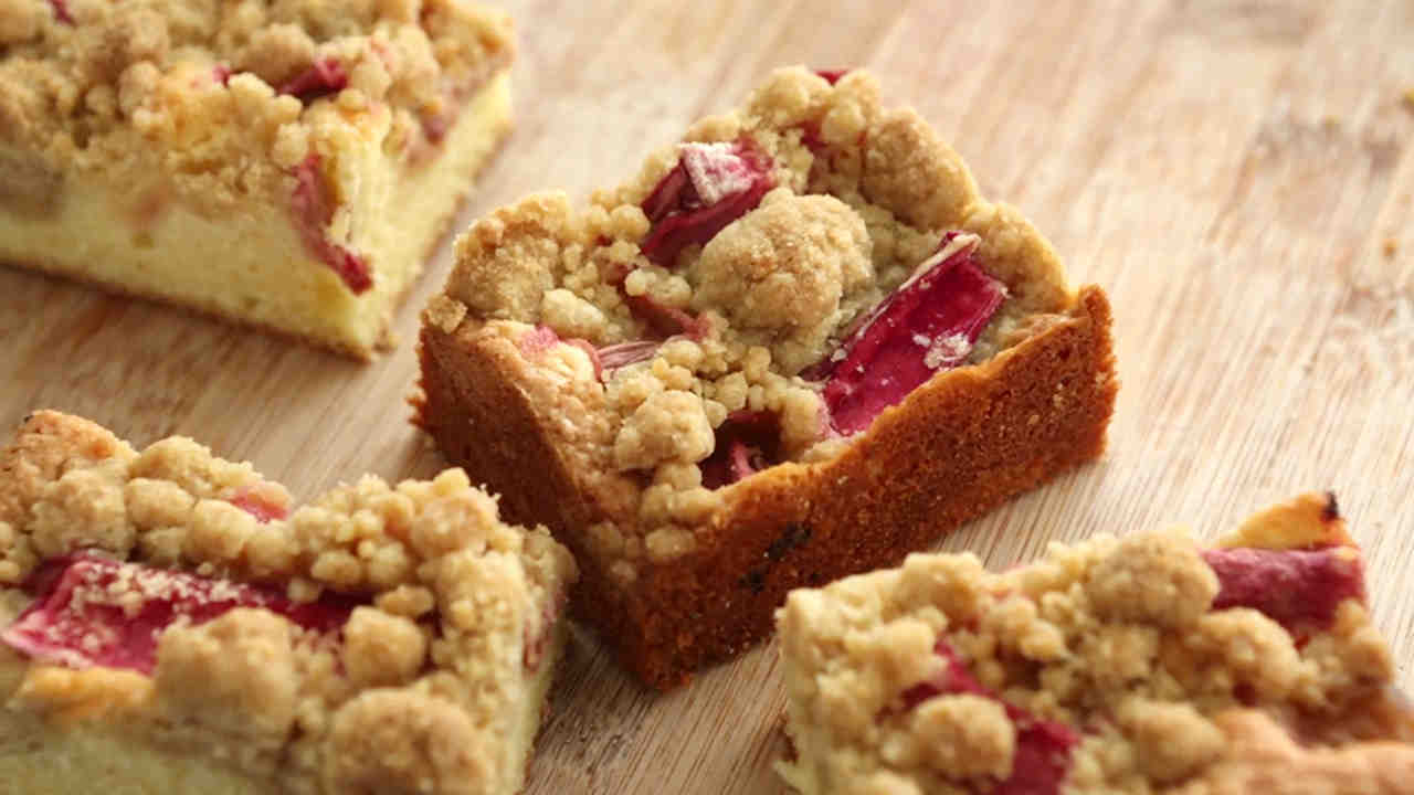 Raspberry-Rhubarb Crumb Bars images pictures Raspberry-Rhubarb Crumb Bars